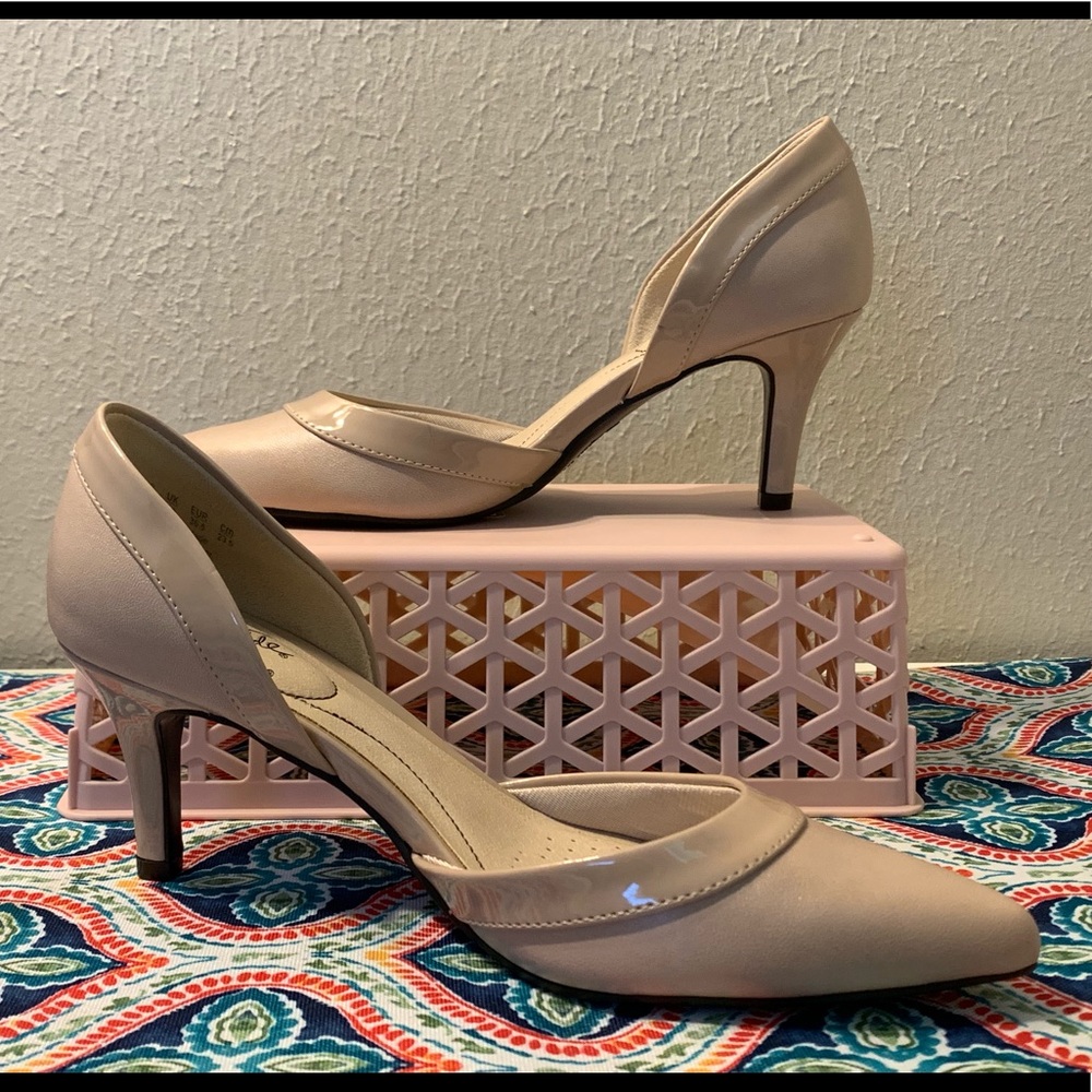 Life Stride Nude Heels